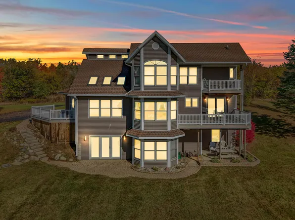 1240 E Bear Lake Rd, Hillsdale, MI 49242