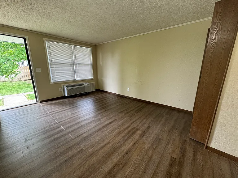 10-64 Hampshire Dr #52 — Photo 7
