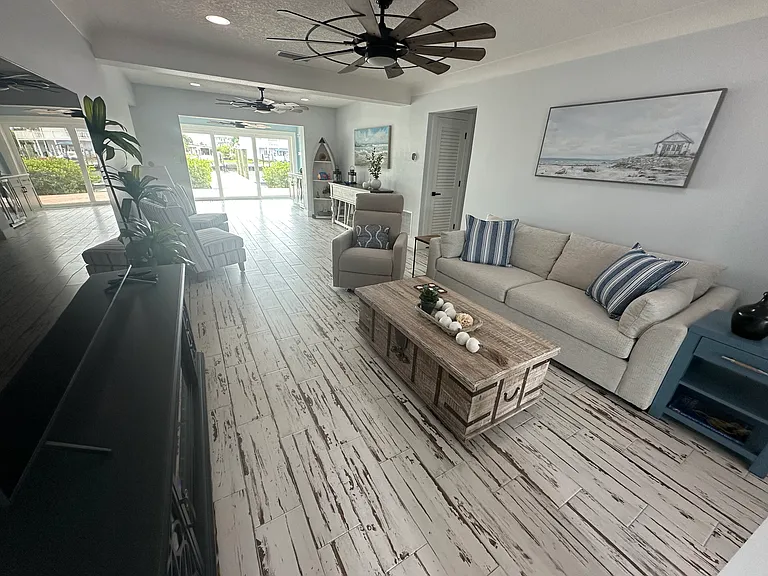 17727 Long Point Dr — Photo 2