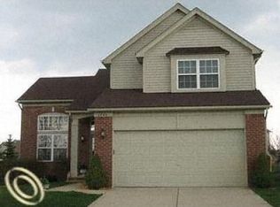 3700 Normandy Dr, Rochester, MI 48306