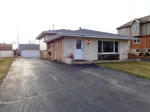10550 S 82nd Ave photo 1