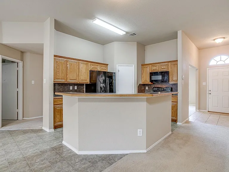2230 Cancun Dr — Photo 8