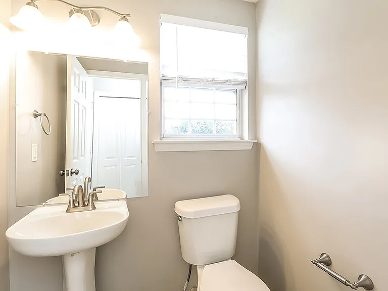 137 Lantana Dr — Photo 16