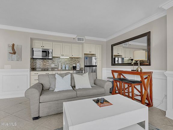 5th image of 2700 N Lumina Avenue N #617