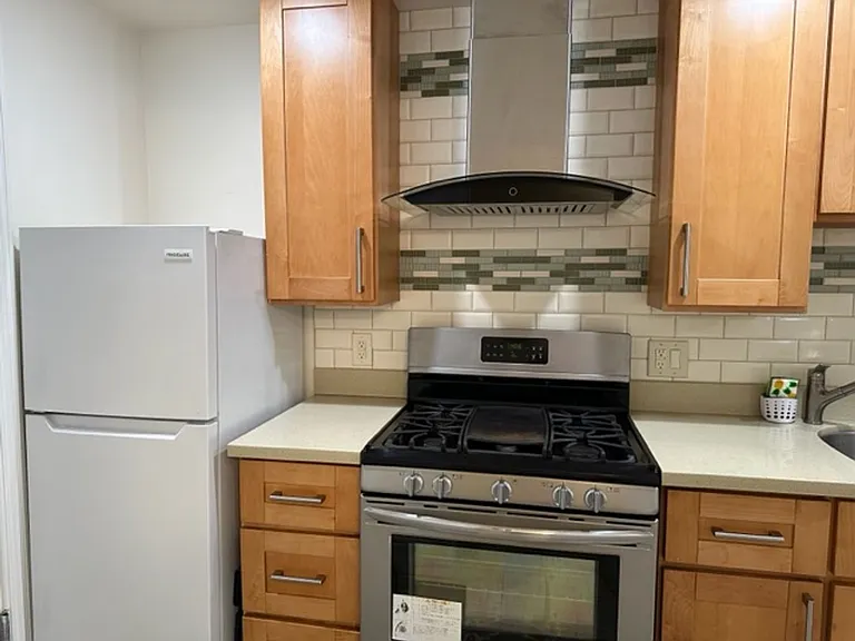 RC - 1572 Palou Ave, San Francisco, CA 94124 — Photo 10