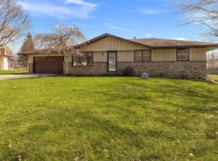 2954 Kentwood Cir, Rockford, IL