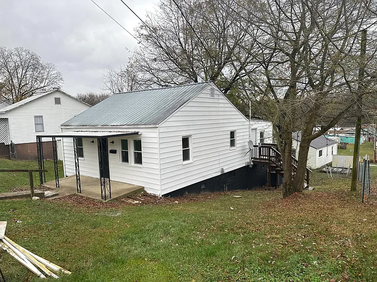113 Bayberry St — Photo 9