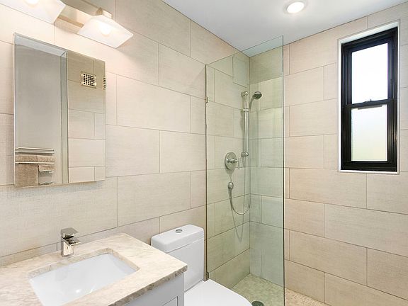 4th image of 81 Bedford St #6B