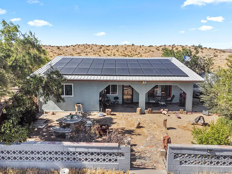 36769 Richards Ln — Photo 2