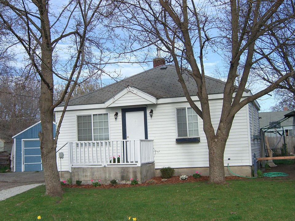  Updated & Vinyl Siding