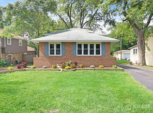 909 Middleton Ave, Lisle, IL