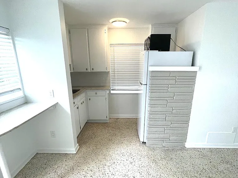 1216 Cabana Rd #5 — Photo 5