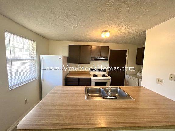 4th image of 7724 Mount Hood St