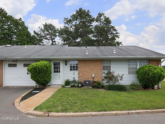 3rd image of 51A Cambridge Circle