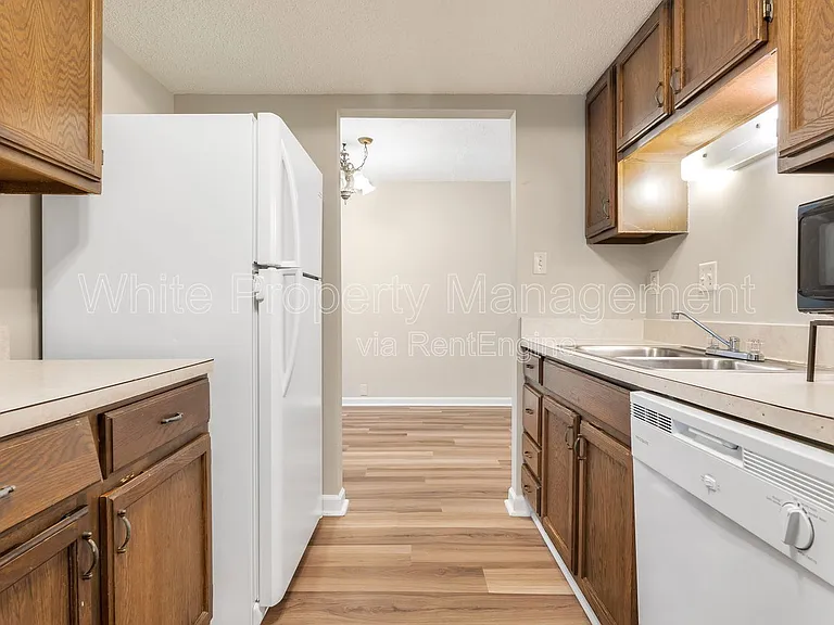 6927 Stonington Ln — Photo 5