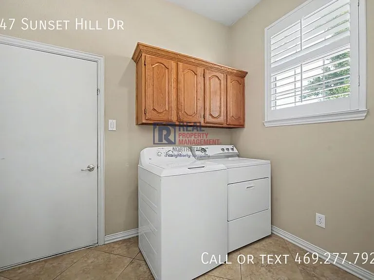 947 Sunset Hill Dr — Photo 17