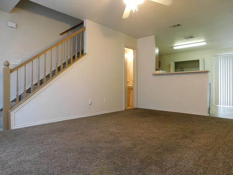 308 Creek St #D — Photo 3