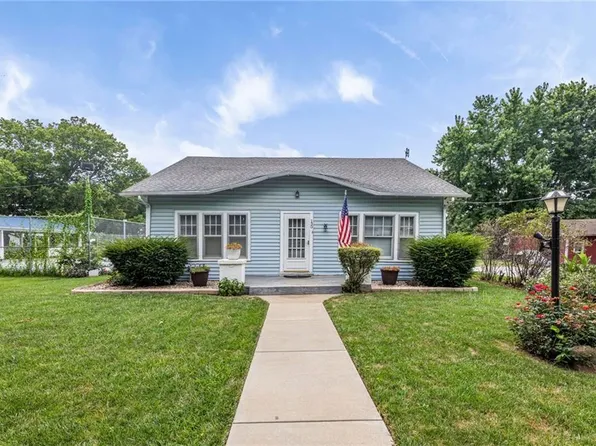 130 N Center St, Williamsburg, KS 66095