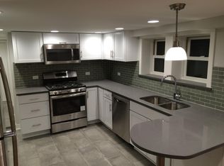 1332 W Wolfram St #1, Chicago, IL 60657