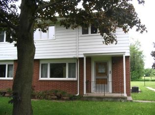 642 W South St, Woodstock, IL