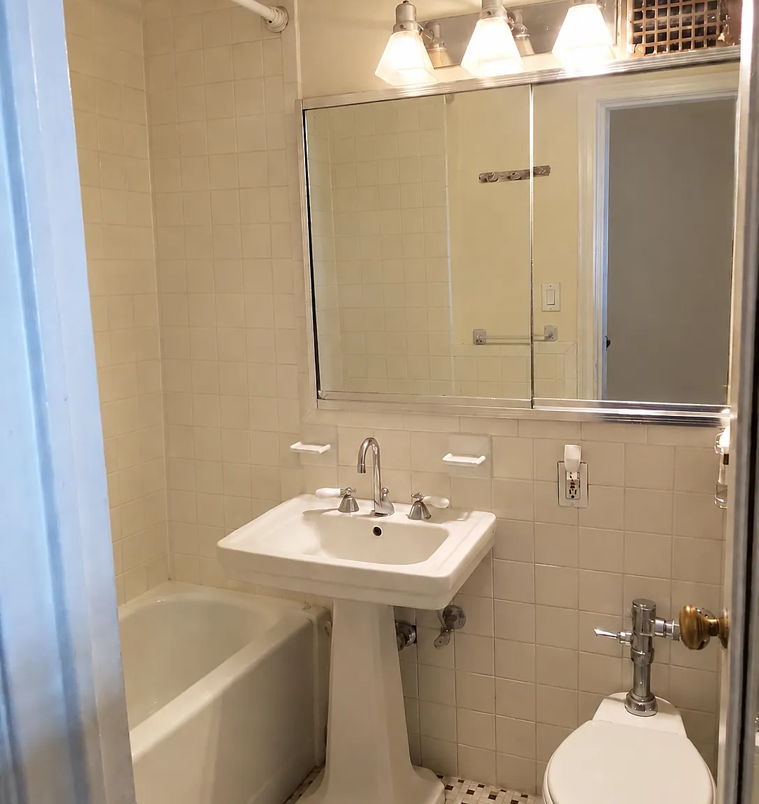 5 Tudor City Place — Photo 3