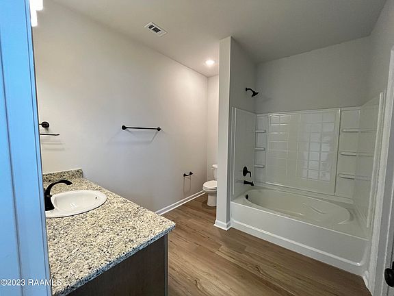 4th image of 7402 Seven Oaks Cir
