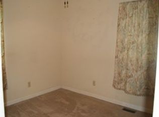 693 River Rd, Walton, WV 25286