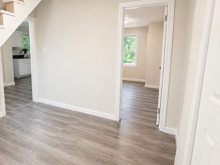 349 Lagro Ave — Photo 5