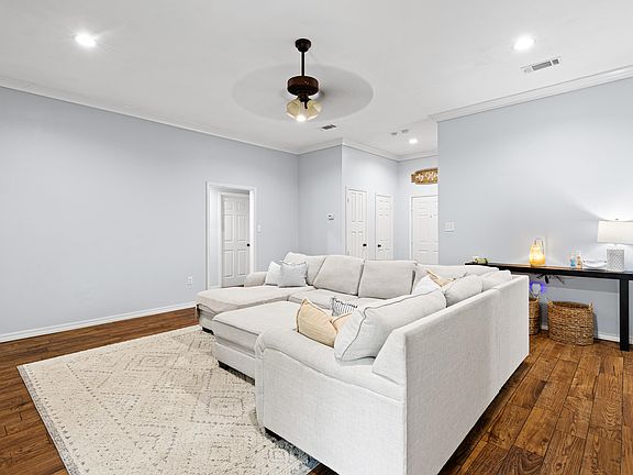 5th image of 211 Millstone Ln
