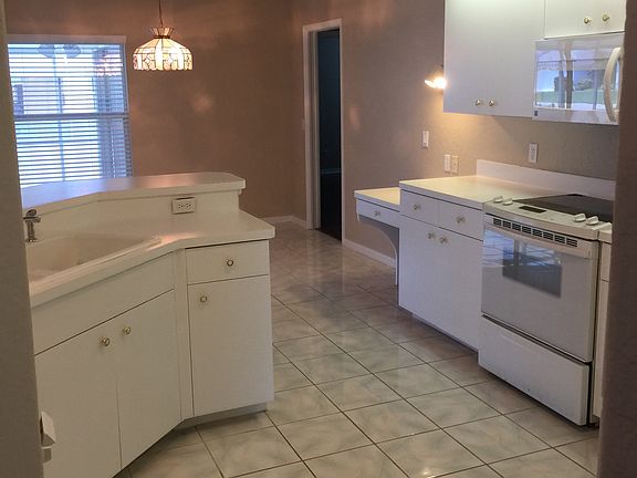 Fully Furnished Kitchen