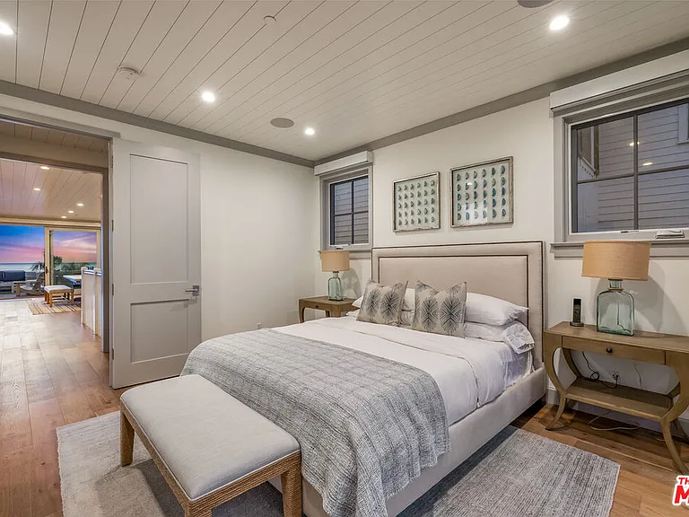 703 Bayview Dr — Photo 34