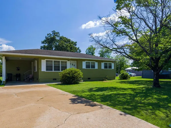 109 Cecil St, Scottsboro, AL 35768