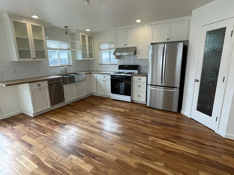 Kitchen/ dining area