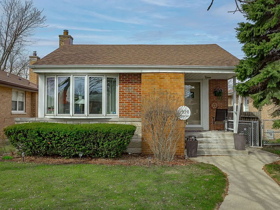 1st image of 5404 N Nagle Ave #1
