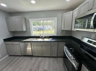 102 Poplar Dr, Harriman, TN 37748