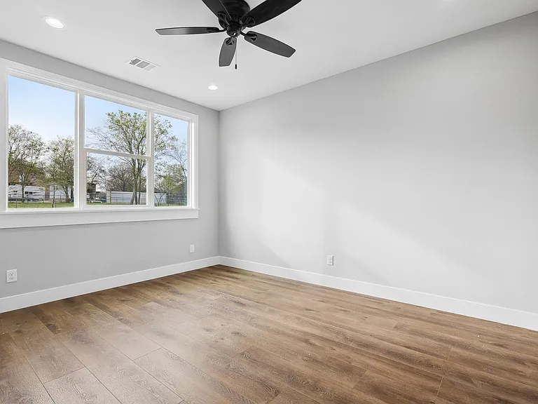 134 Crawford Rd — Photo 12