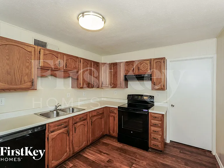 4841 Trailwood Dr — Photo 5