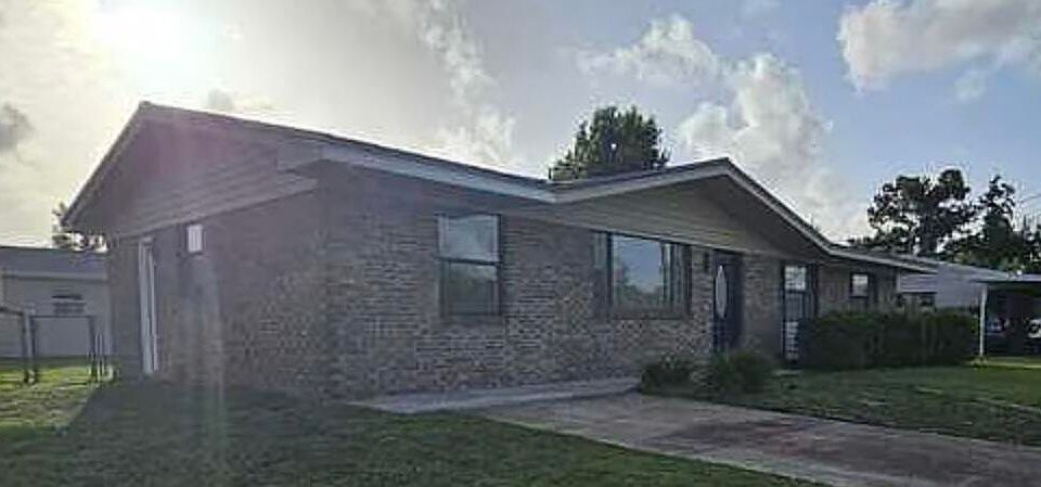 1st image of 137 Santee Dr