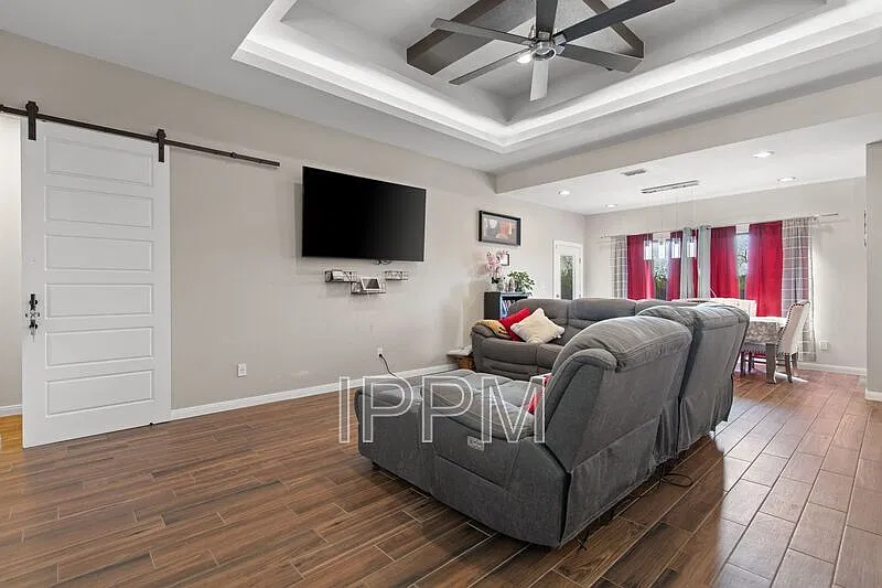 4 bed, 2.5 bath, 1770 sqft, $2,300 — Photo 2