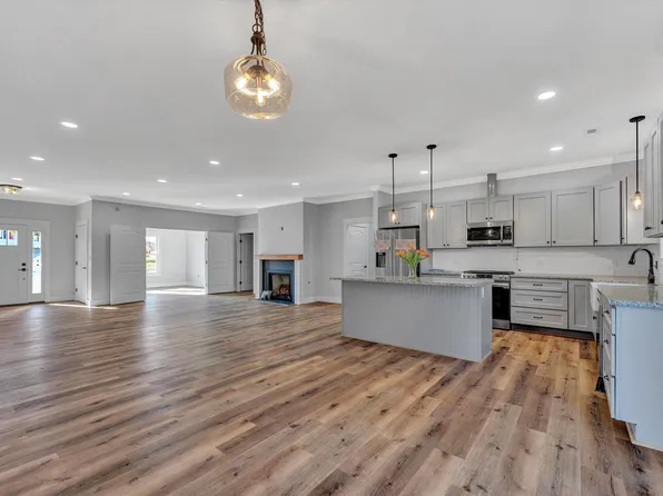 38 Cahas Summit Rd, Boones Mill, VA 24065