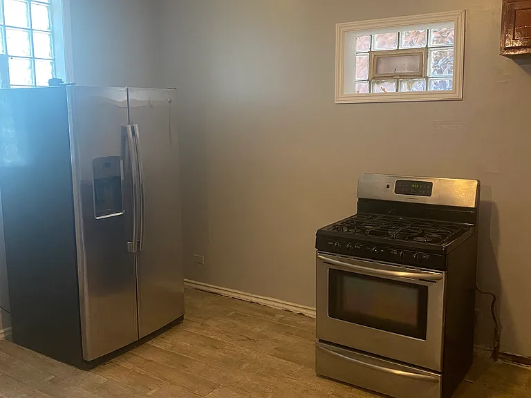 7031 S King Dr #1 — Photo 6