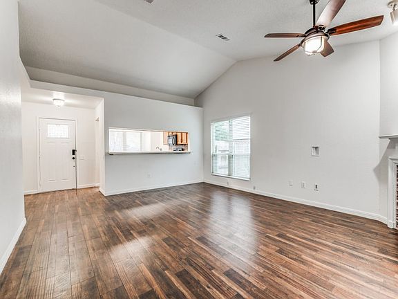 5th image of 3709 Huckleberry Dr
