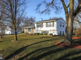 1S172 Buttercup Ln, Villa Park, IL 60181