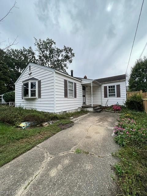 1st image of 121 Dumont Ave