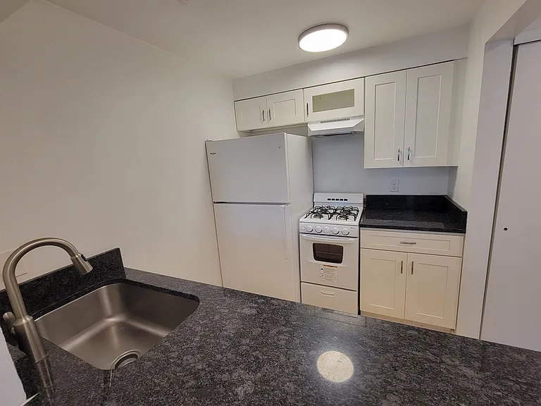 1660 N 4th St #1B — Photo 4