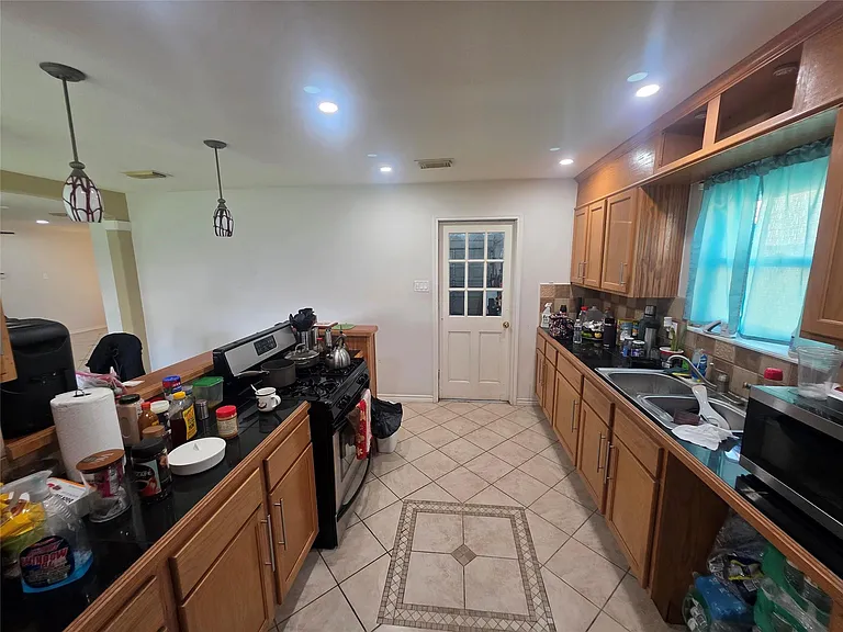 12531 La Rochelle Dr — Photo 10