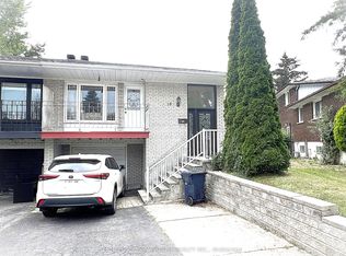 28 Greyhound Dr, Toronto, ON M2H 1K3