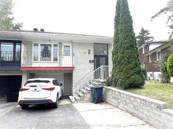 28 Greyhound Dr, Toronto, ON M2H 1K3