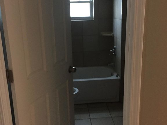 5th image of 7432 Ethel Ave
