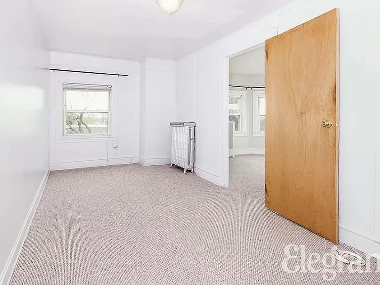 25 Cedar St — Photo 2